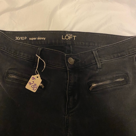 EUC Anne Taylor Loft black denim jeans. Size 30/10P. - Picture 3 of 7